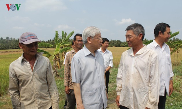 Party General Secretary Nguyen Phu Trong pays a working visit to Ben Tre province