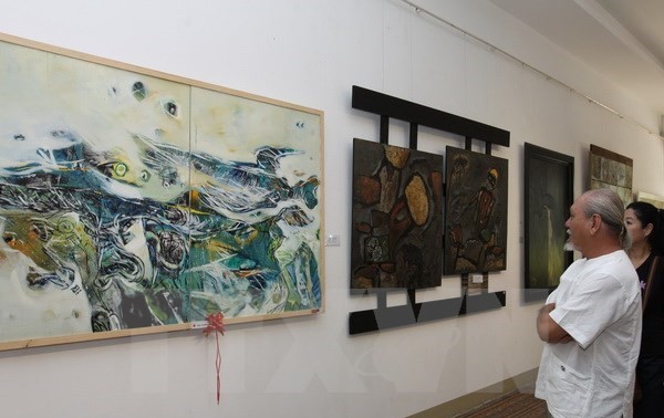 Traditional Vietnamese lacquer painting show in Hanoi