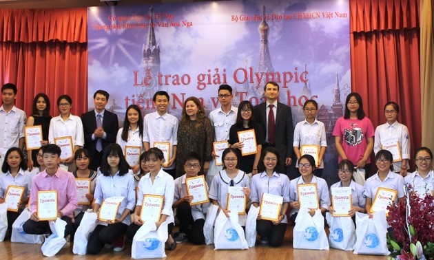 Russia honors Vietnamese Olympiad winners
