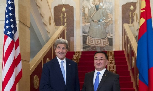 John Kerry warns China against its establishment of air defense zone over East Sea