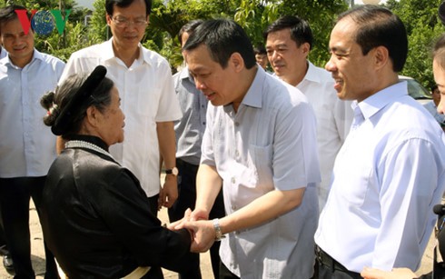 Deputy Prime Minister Vuong Dinh Hue visits Tuyen Quang province