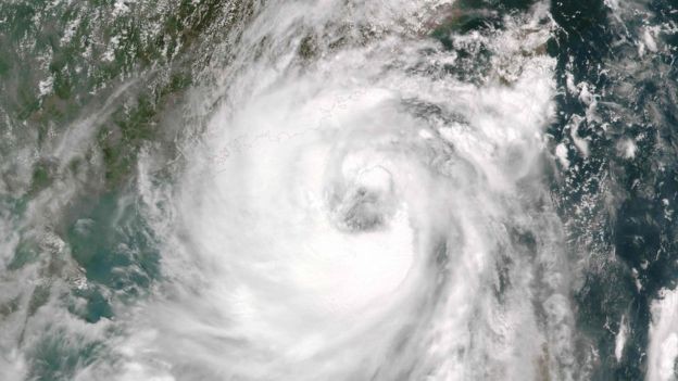 Typhoon Nida: 'Strongest typhoon since 1983' hits Hong Kong