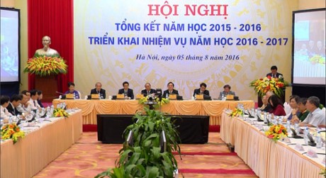 Prime Minister Nguyen Xuan Phuc: sustainable growth relies on education as priority