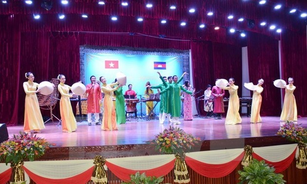 Vietnamese Cultural Week in Cambodia opens 