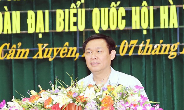 Deputy Prime Minister Vuong Dinh Hue meets voters in Huong Khe District, Ha Tinh province