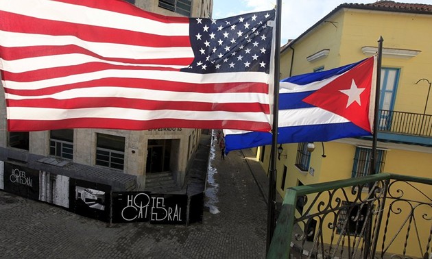 US Diplomats fly to Havana for human rights dialogue with Cuban officials