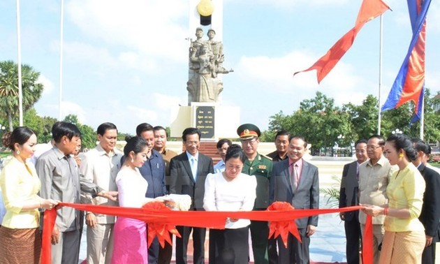 Monument to Vietnamese volunteer soldiers inaugurated in Phnom Penh