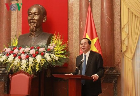 President Tran Dai Quang meets new Professors, Associate Professors 