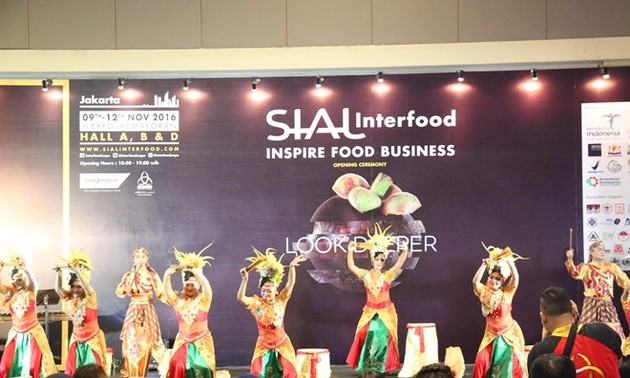 Vietnam introduces products at Indonesia food expo