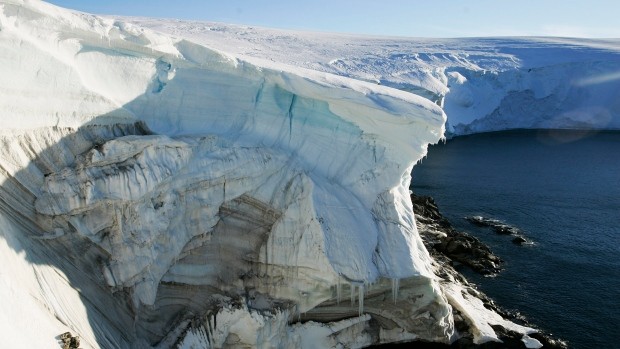 Antarctic ice thaws 