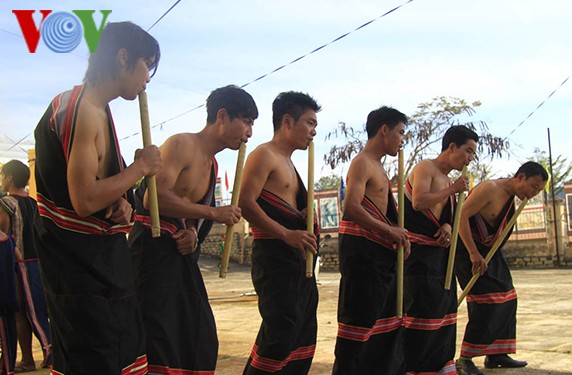 Dinh Tut, a typical flute of the Gie Trieng