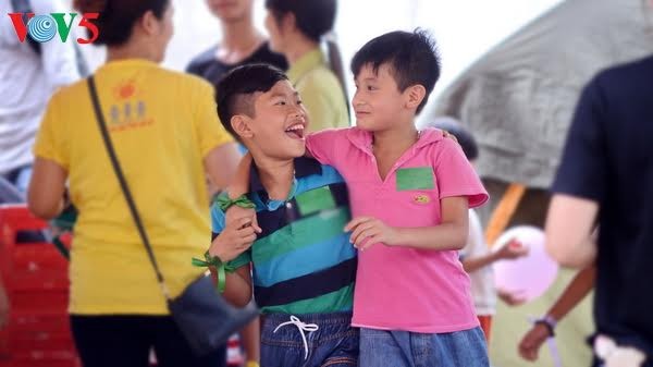 Vietnamese people celebrate International Happiness Day