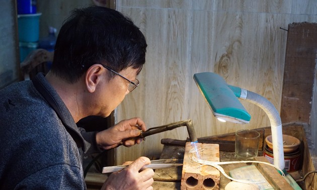 Artisan Quach Van Hieu preserves jewelry craft