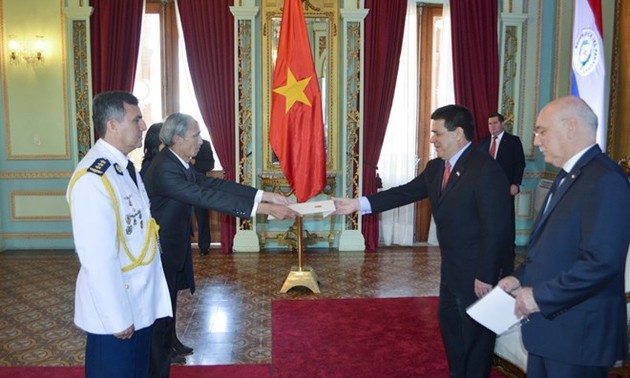 Vietnam, Paraguay agree to foster bilateral relations