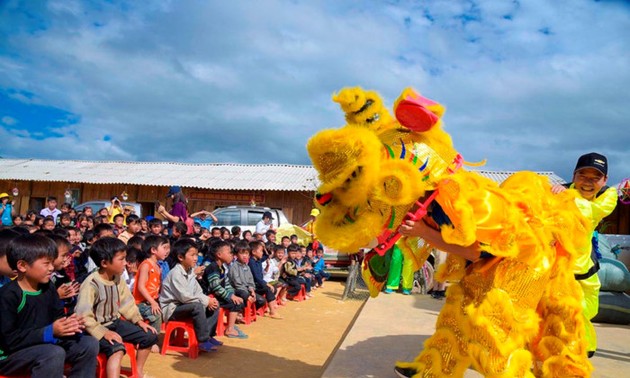 Mid-Autumn Festival for children in remote areas
