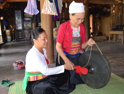 Cao Phong district preserves Muong Thang culture