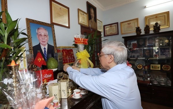 Party chief pays tribute to late leaders on Party founding anniversary