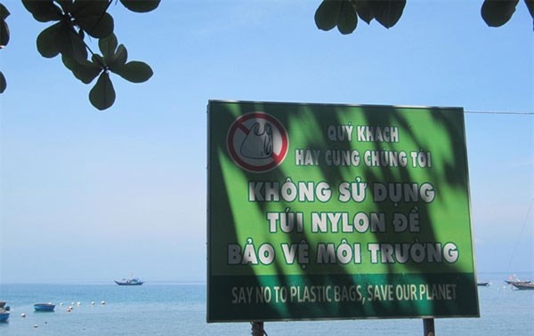 Ly Son islanders urged not to use plastic bags, straws