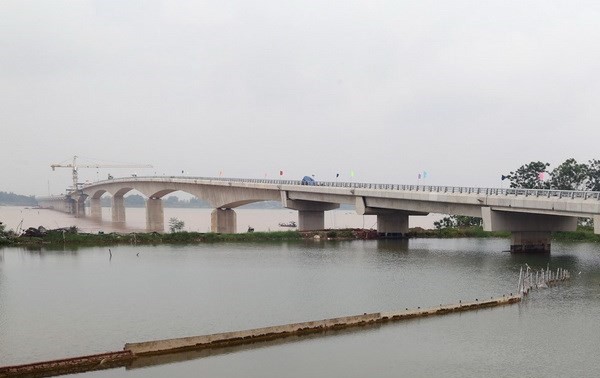 Viet Tri-Ba Vi Bridge across Red River to open for trial run on July 31 