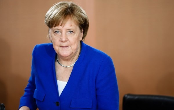Support for Merkel's coalition parties hits record low