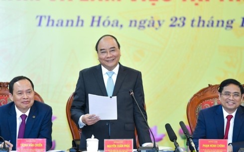 PM Nguyen Xuan Phuc works with Thanh Hoa provincial leaders