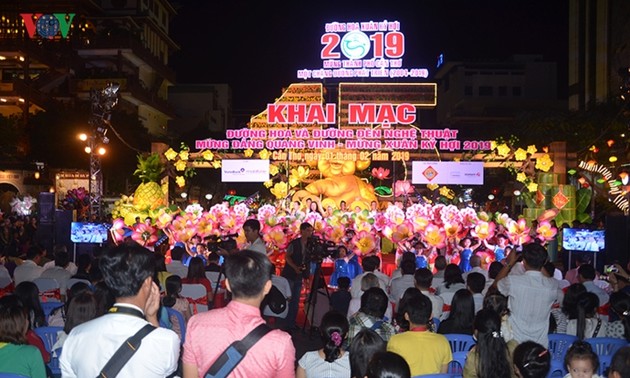 Can Tho’s Floral Lantern Street welcomes Tet