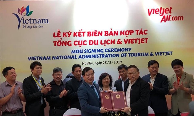 Vietjet Air, VNAT sign MoU on tourism promotion 