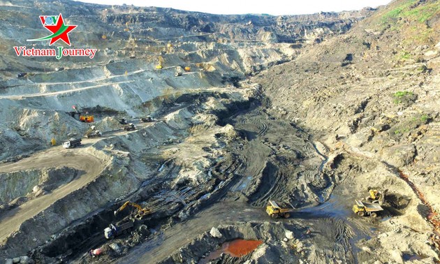 Quang Ninh province shuts down open pit coal mines
