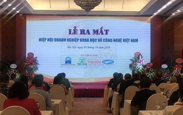  Association for Scientific and Technological Businesses debuts in Hanoi