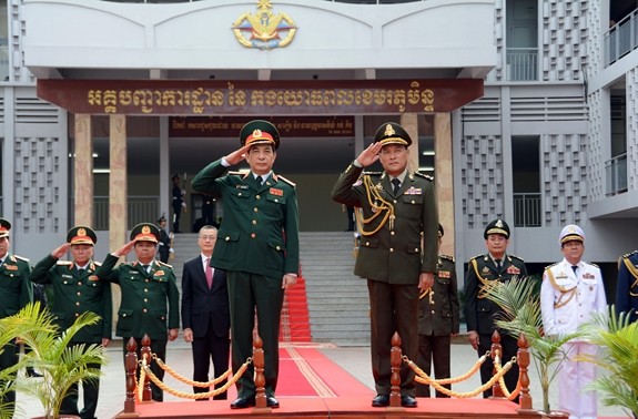 Vietnam, Cambodia strengthen defense cooperation