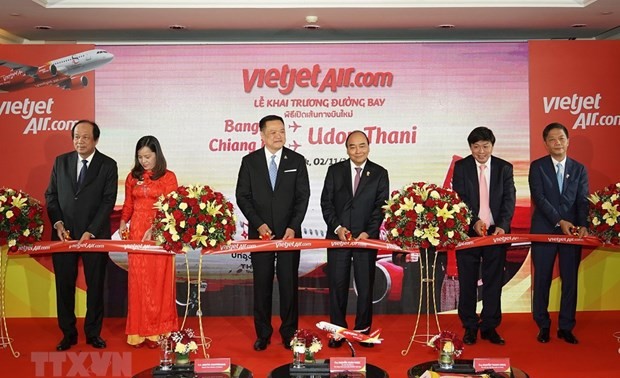 PM Nguyen Xuan Phuc attends commercial launch of Vietjet’s new flights in Thailand