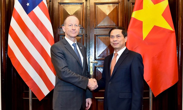 Vietnam, US mark 25th anniversary of diplomatic ties