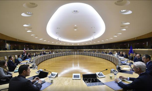 EU, UK resume face-to-face trade talks