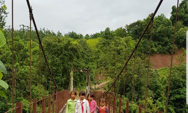 Mong ethnic people enjoy a better life in Huoi Hoc resettlement area
