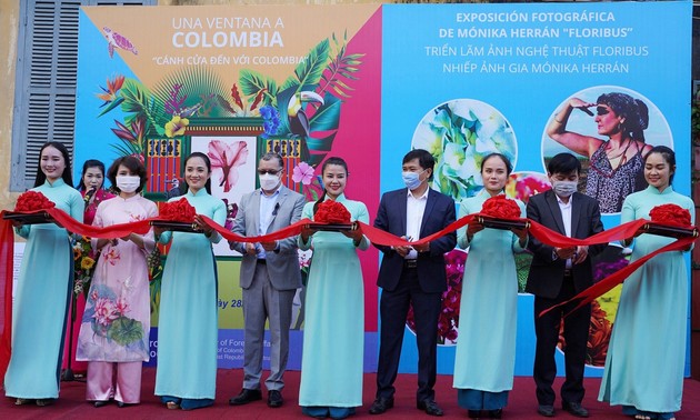 Exhibition in Quang Nam introduces Colombian flowers