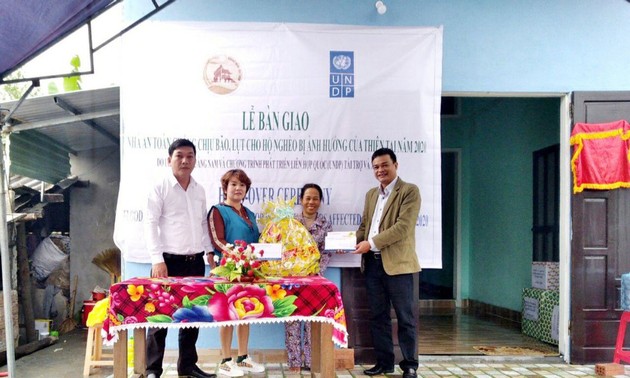 UNDP hands over storm and flood resillient houses for the poor in Quang Nam
