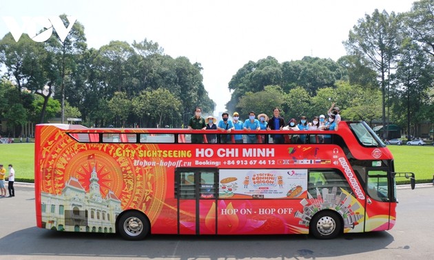 HCMC tourism lures locals with attractive services
