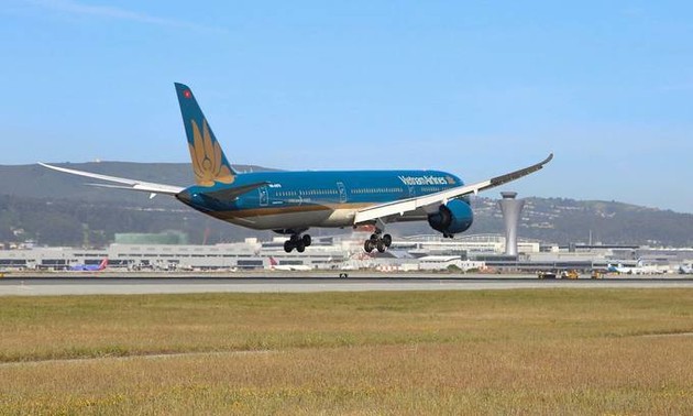 Vietnam Airlines resumes international air routes