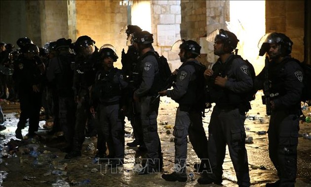 Clashes flare up in Jerusalem and West Bank