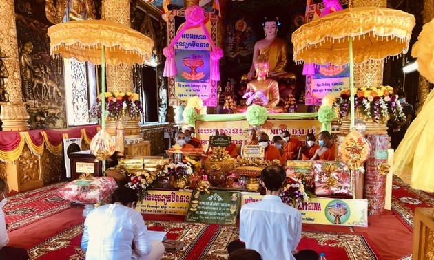 Kathina ceremony of the Khmer ethnic minority
