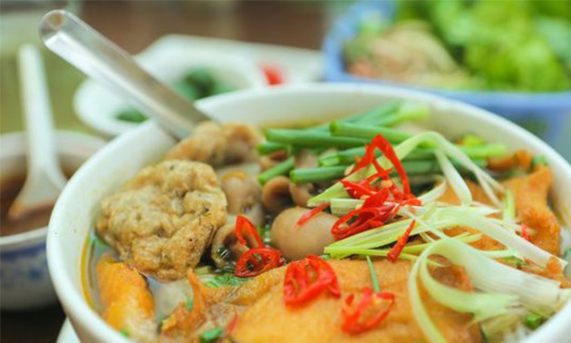 Spicy fish noodle soup - a must-try in Hai Phong city