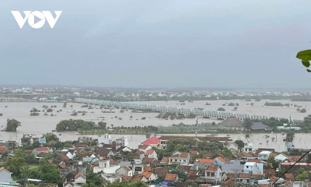 Floods kill 10 people in central region 