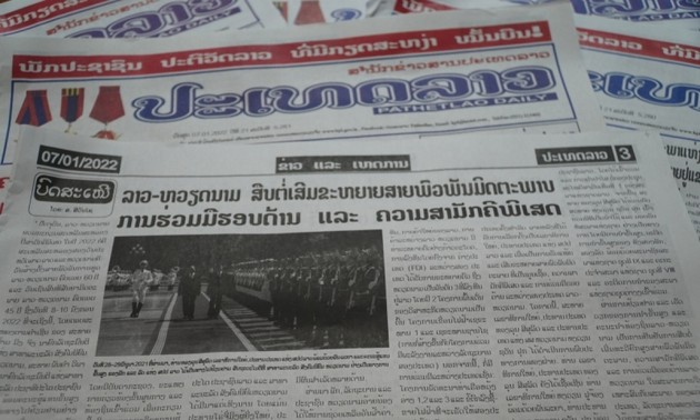 Lao media: Lao PM’s visit aims to strengthen special relations with Vietnam 