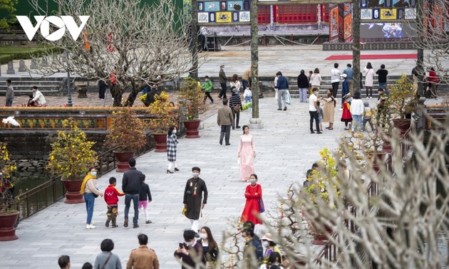 People visit Hue Imperial City on lunar New Year’s holiday