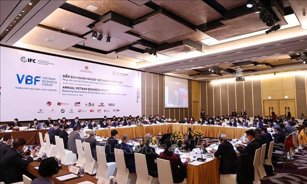 PM outlines strategic tasks at Vietnam Business Forum 