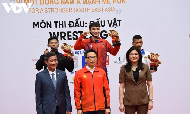 Wrestling team brings home 17 golds at SEA Games 31
