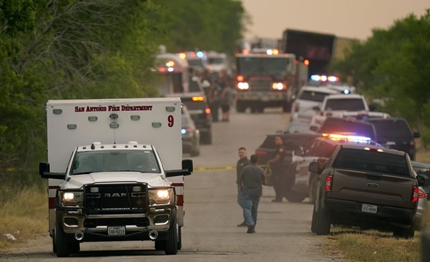 46 immigrants found dead in a semi-trailer in the US