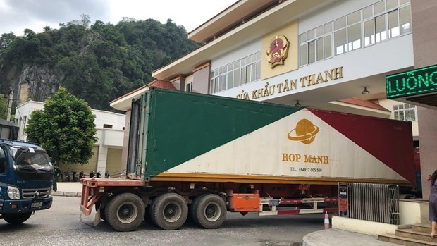 Vietnam bolsters farm produce exports to China via official channels