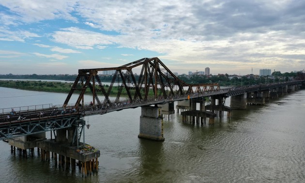 Long Bien bridge, a landmark in Hanoi