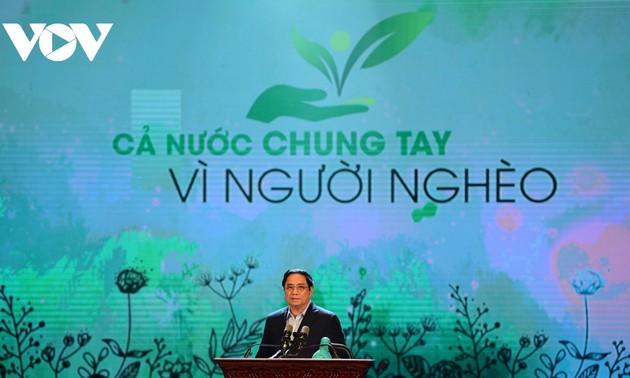 PM Chinh calls for concrete, practical actions to reduce poverty